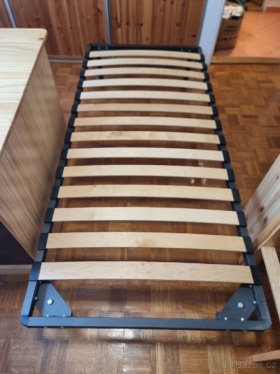 Postel s roštem s kovovým rámem 90x200