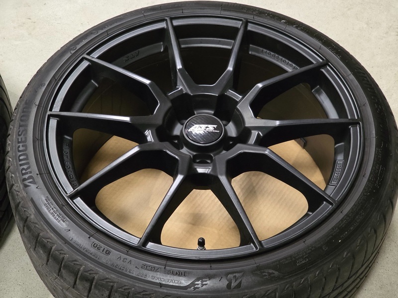 lehčená ATS Racelight 8,5x19" 5x112 ET30 s pneu 225/40 R19