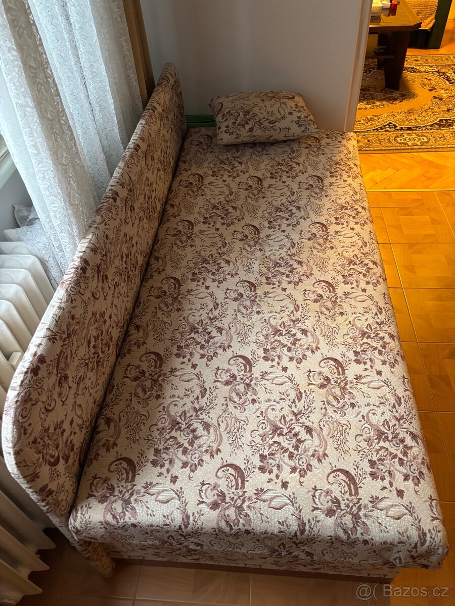 Retro gauč / postel s úložným prostorem