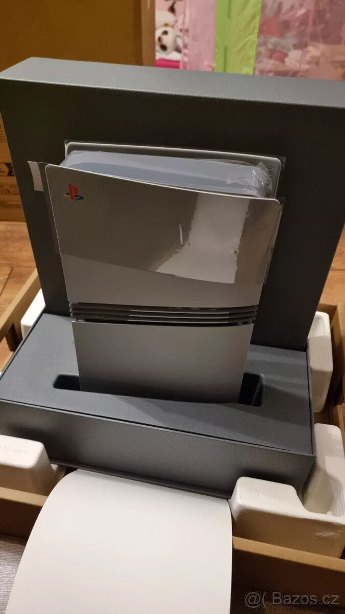 Sony Playstation 5 Pro 30. výroční edice Limited