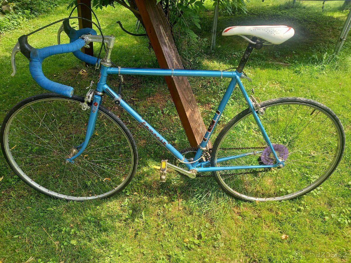 Retro silniční kolo Favorit
