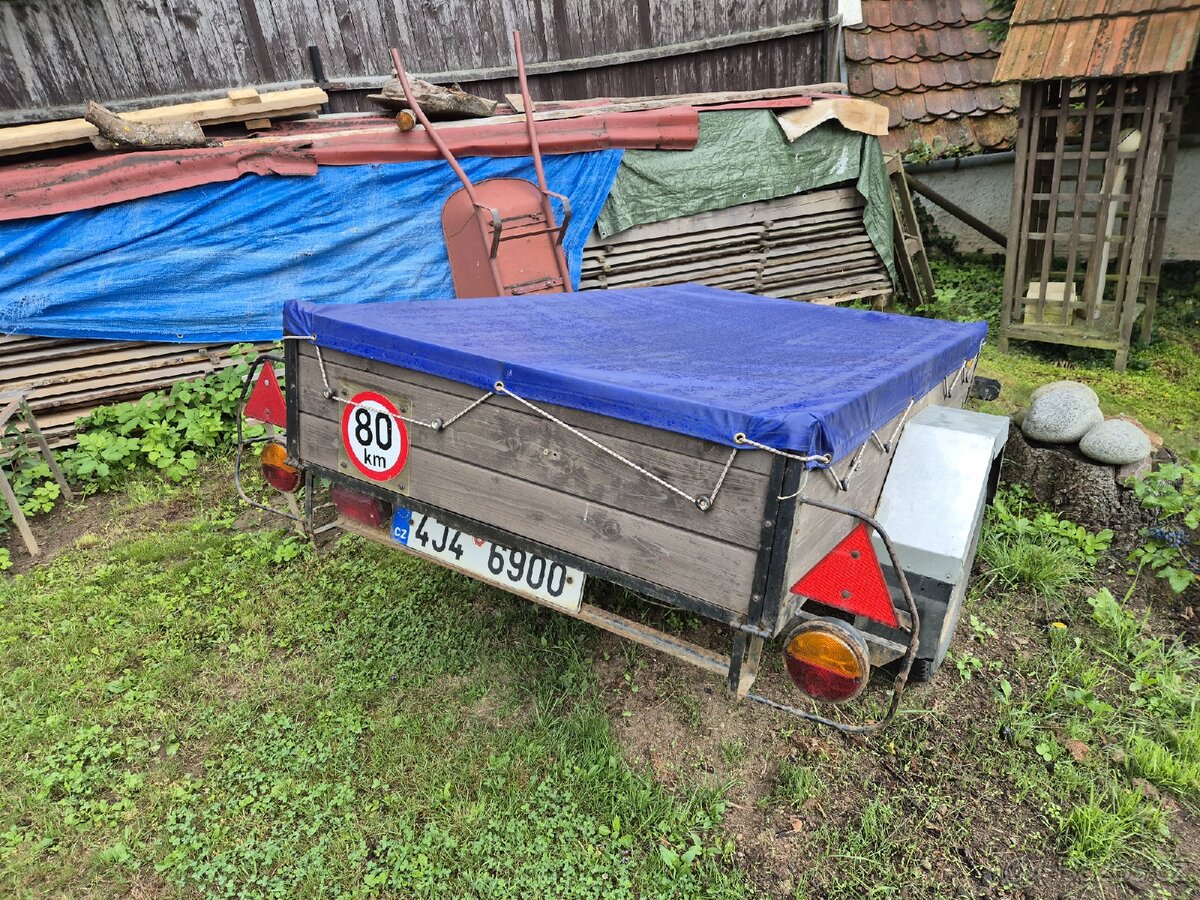 Vozík za auto