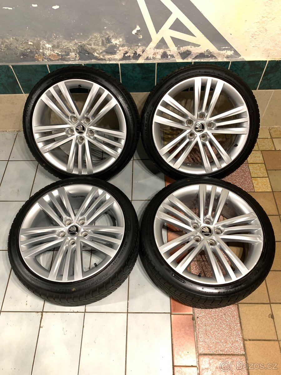 Alu kola Škoda R18 5X112 ZIMNÍ PNEU 225/40 R18 SIRIUS