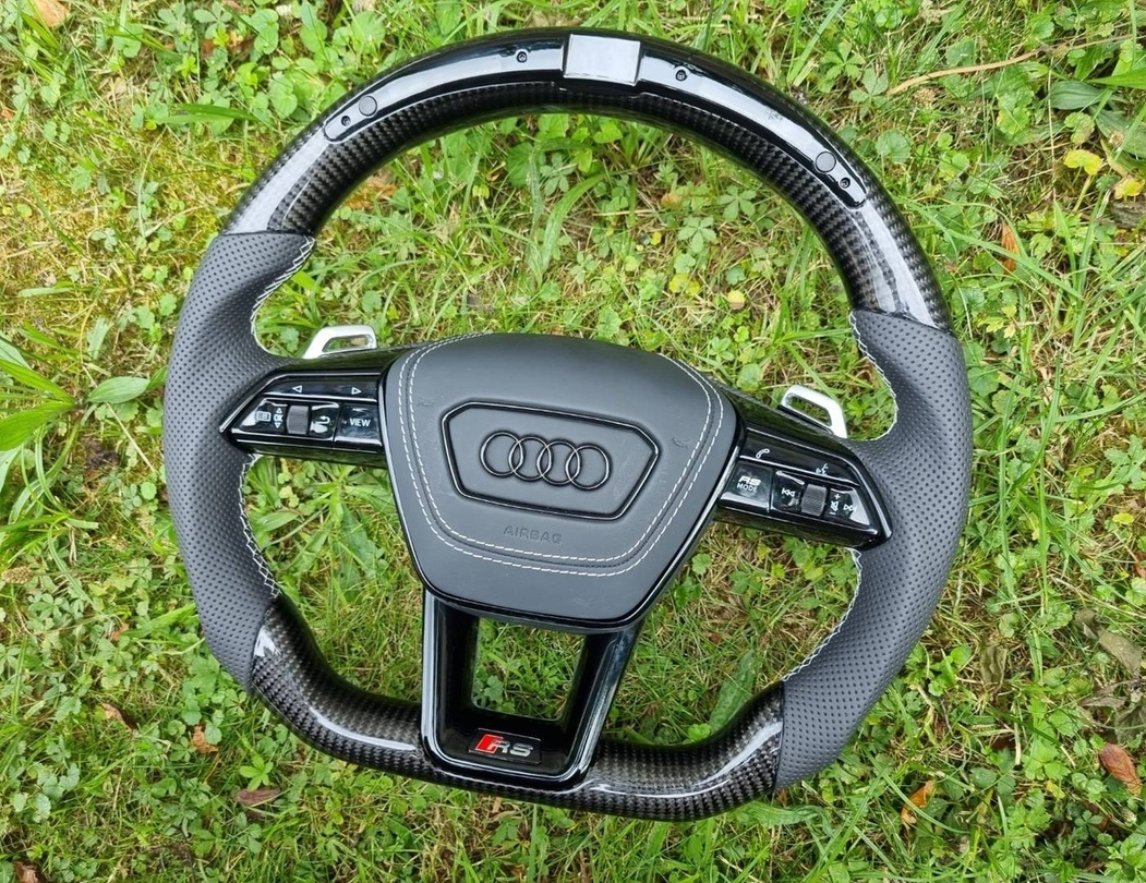 AUDI A6 A7 C8 A8 SQ8 Q8 VOLANT s LED displejom