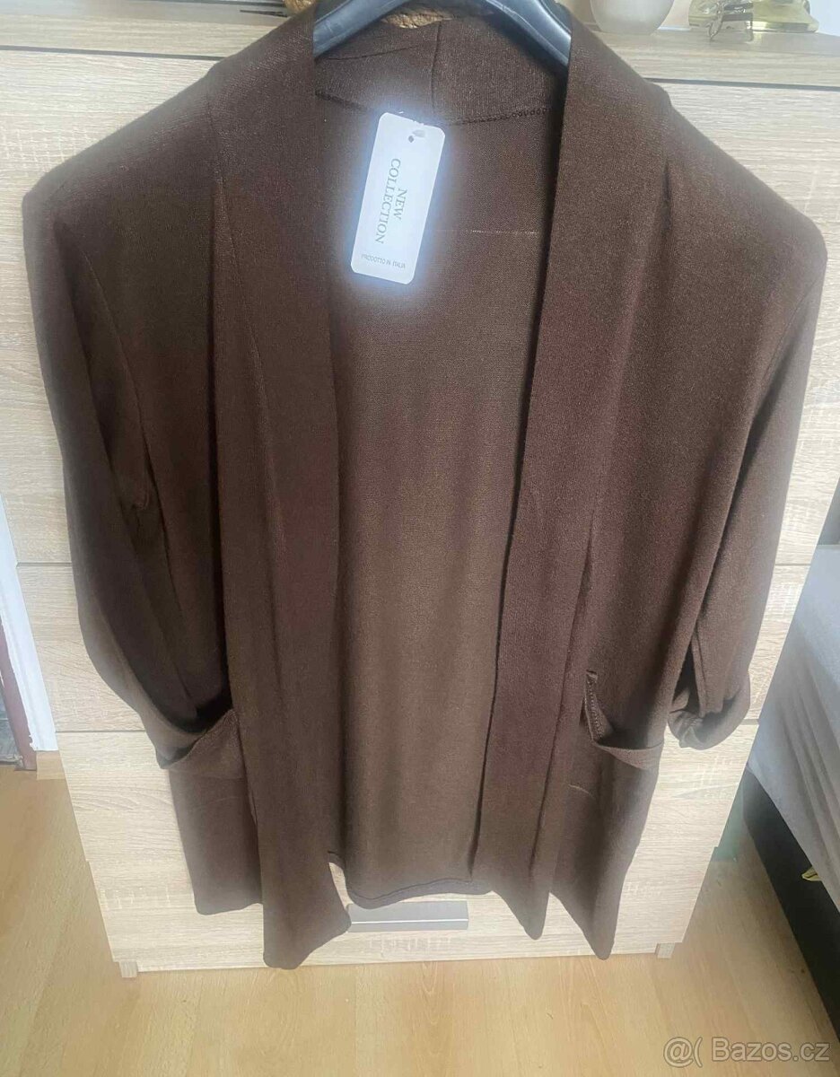 Italský nový svetříkový kardigan vel. 48 a více