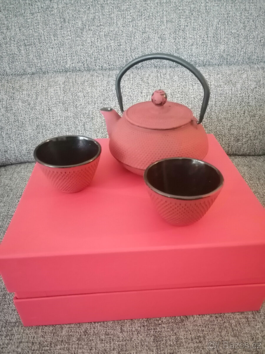 SADA - Čajová litinová konvice se šálky - NOVÉ