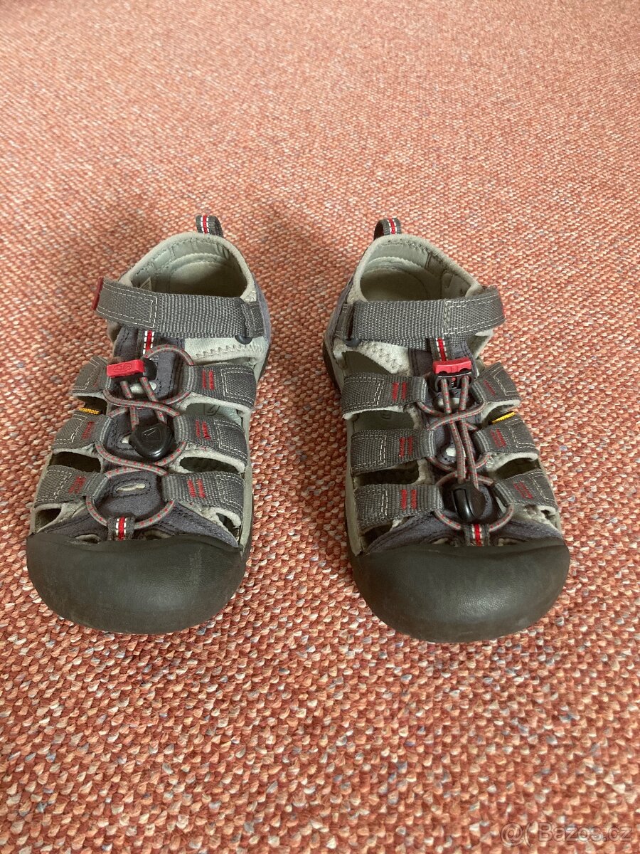 Chlapecké sandály Keen, vel. 35