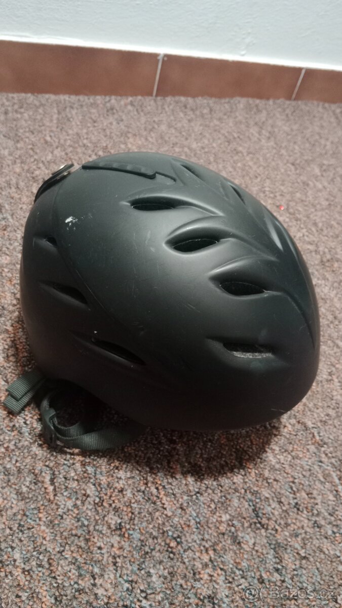 Dětská lyžařská helma