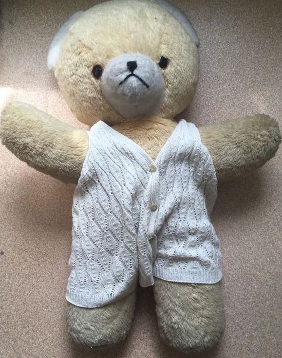 Velký zachovalý starožitný plyšový medvěd