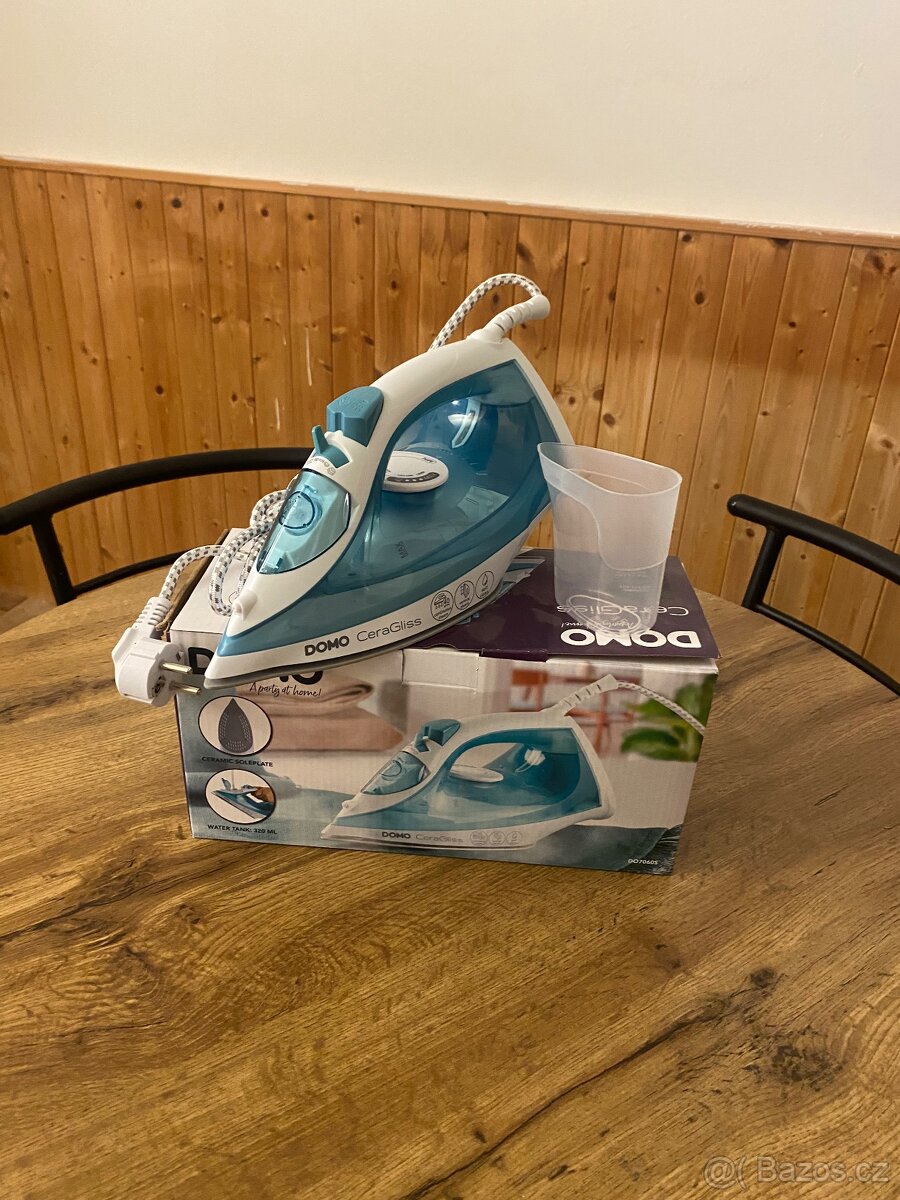 Žehlička CeraGliss-DOMO ELEKTRO