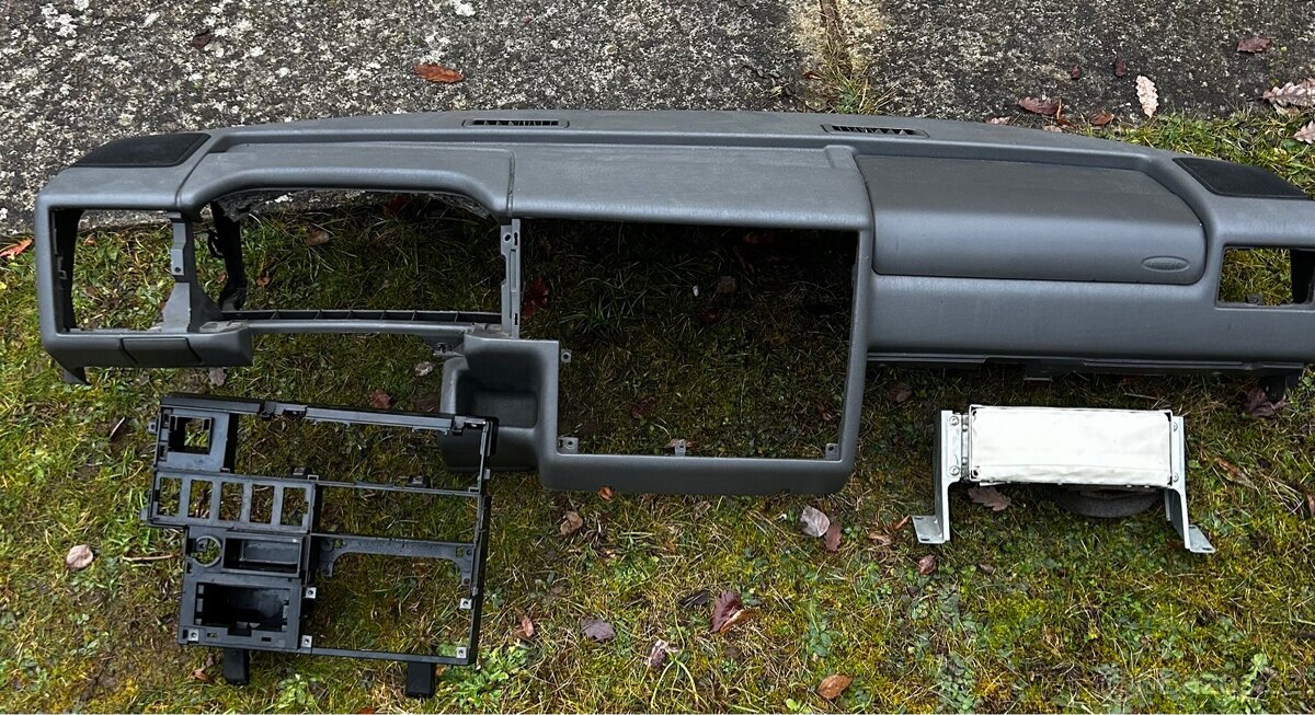 VW T4 palubní deska