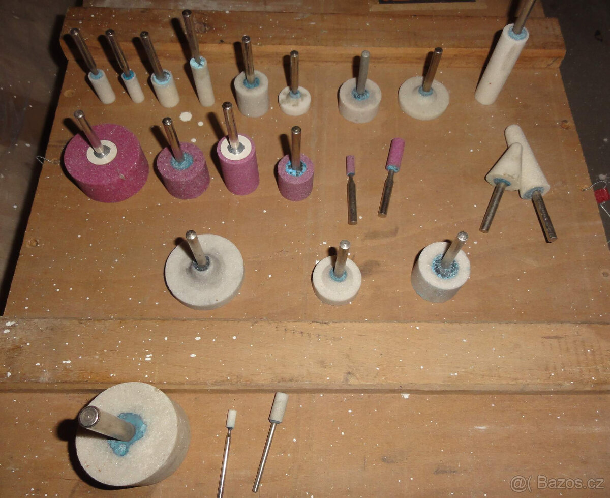 Brusné nástavce-kameny stopka průměr 3,6,9mm