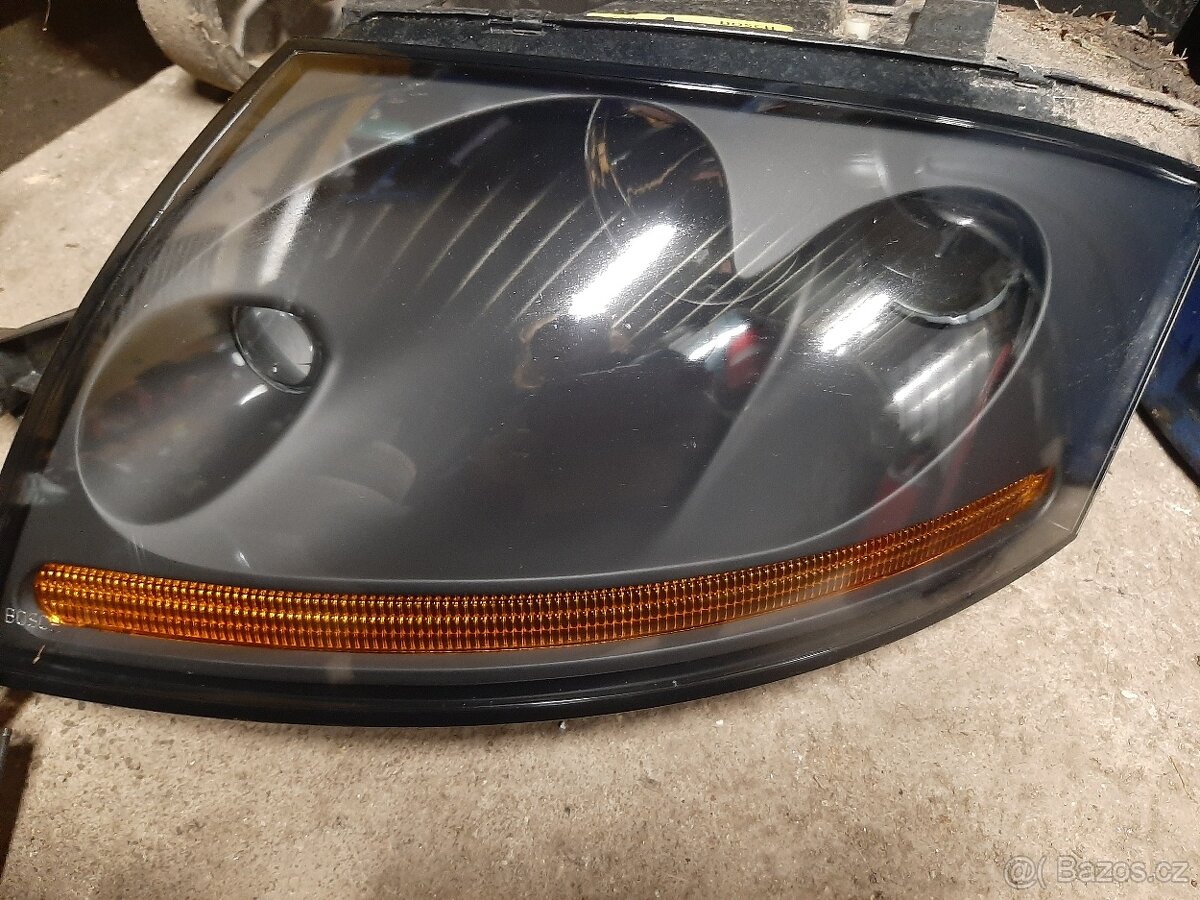 Audi TT přední světla