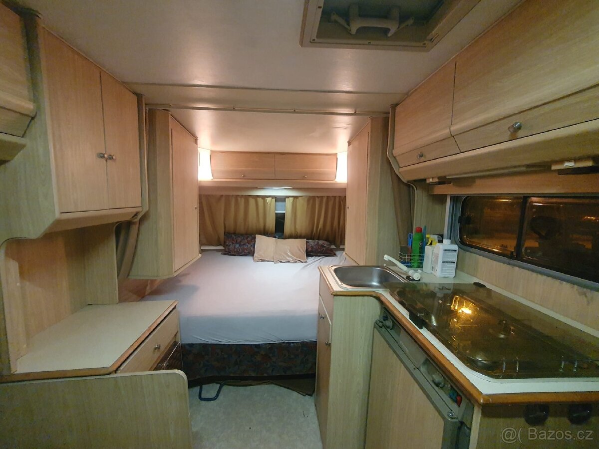 Beyerland Vitesse 430_B, předstan, WC