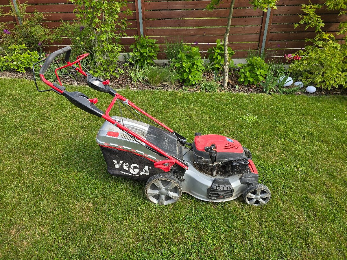 Sekačka VeGA 545 SXH 6v1, benzínová, pojezd