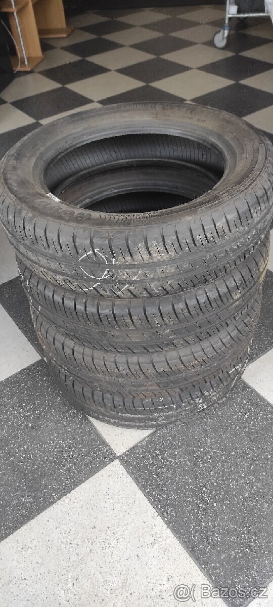 165/65 R15 81T GOOD YEAR EFFICIEN GRIP--