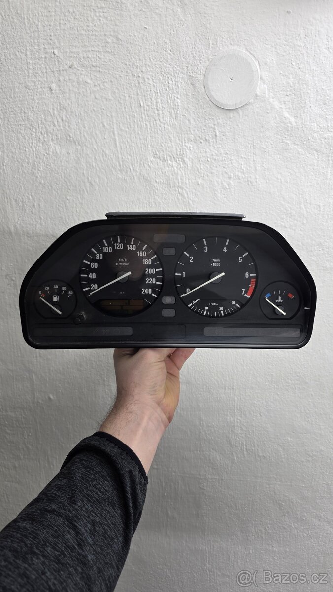 Díly z vozů BMW E34