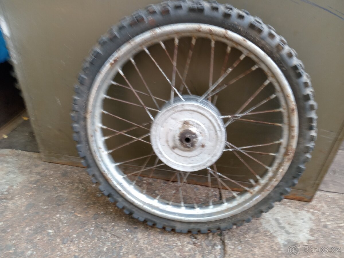 Přední kolo cz 175 sport
