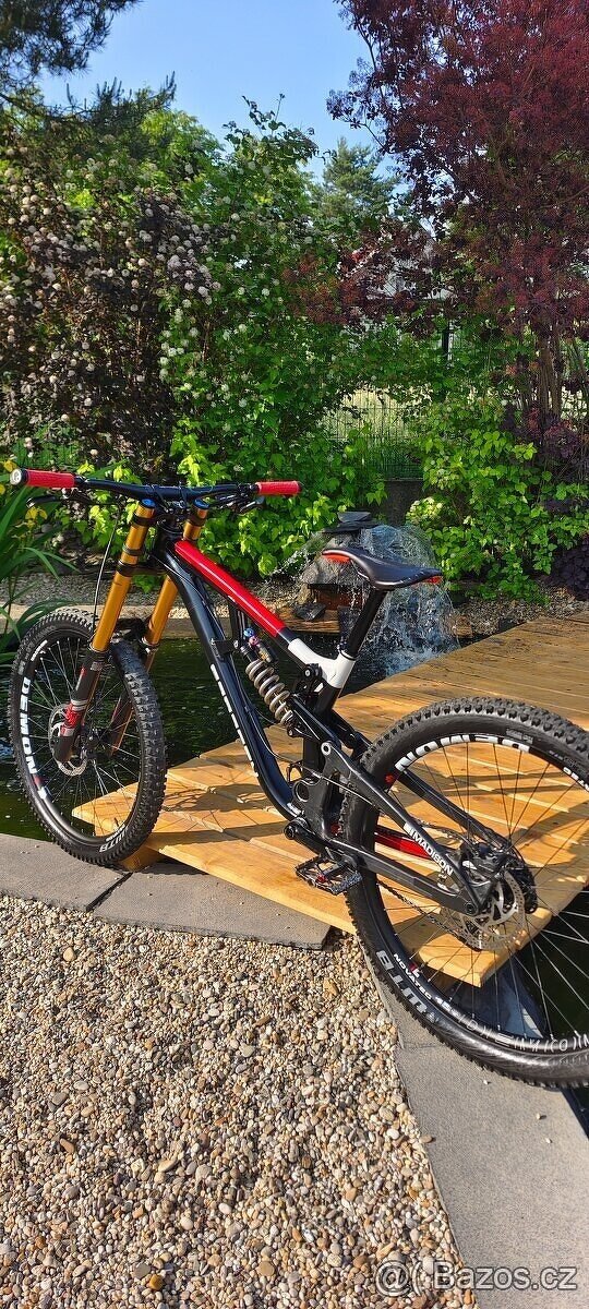 Sjezdové kolo (Dh/freeride) saracen madison