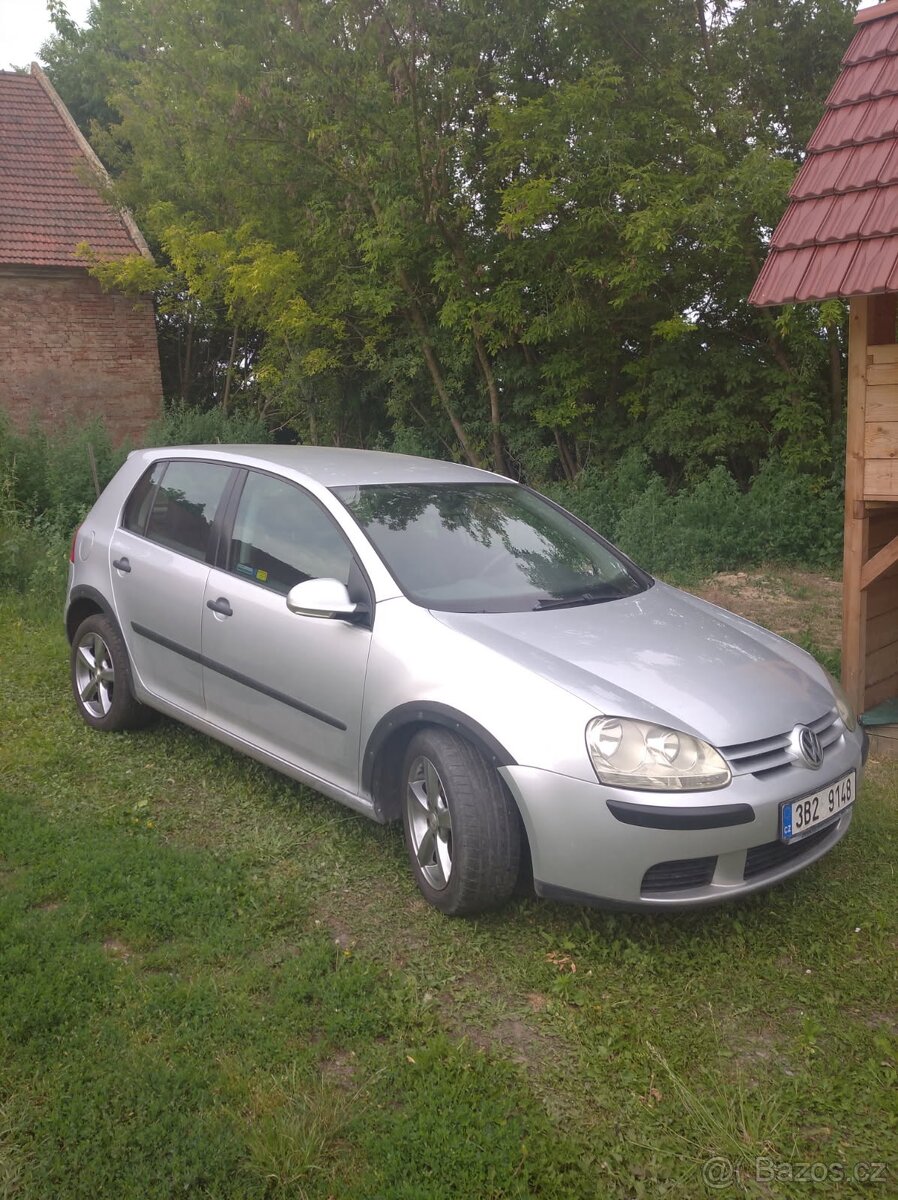 Volkswagen golf V 1.9 TDI 77 kw, nová STK