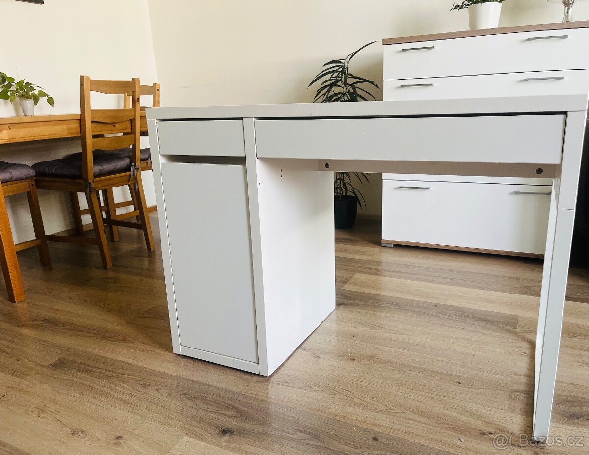 Psací stůl Ikea