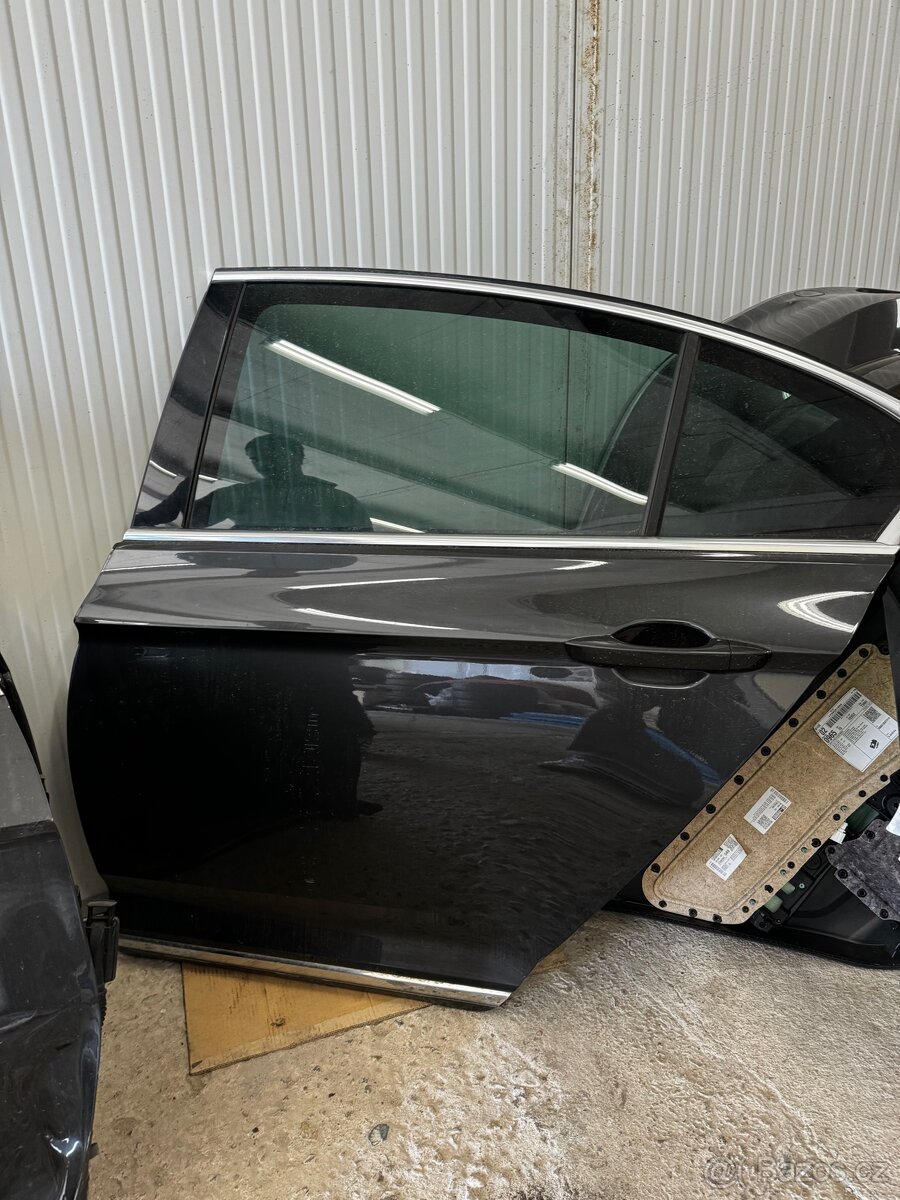 Zadní levé dveře VW Passat B8 sedan – ve výborném stavu