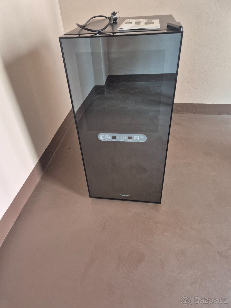 Prodám vinotéky HUNDAI VIN32DZ