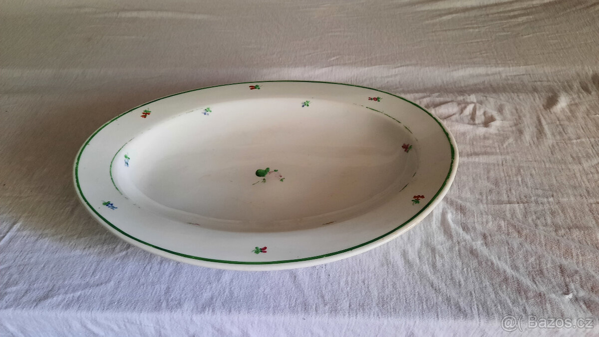 Oválná porcelánová mísa