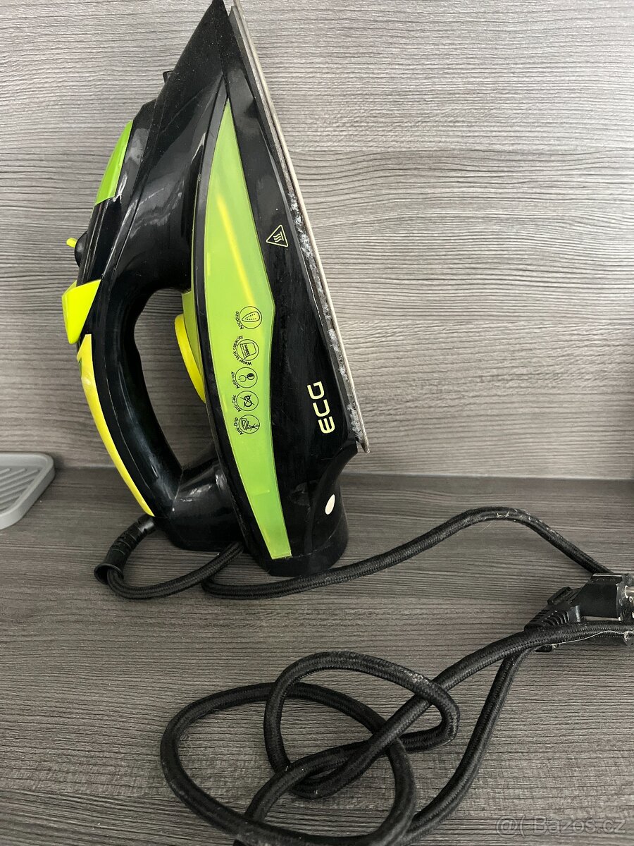 žehlička ECG NZ 280 auto-off - použitá