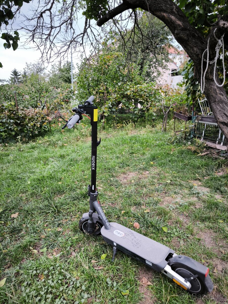 Elektrická koloběžka Xiaomi Electric Scooter 5 Pro GL černá