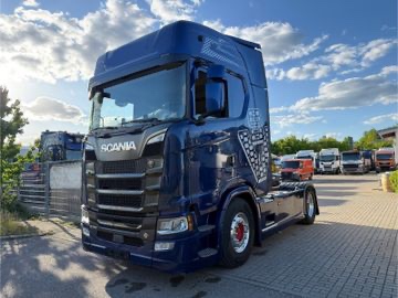 Scania S520 V8