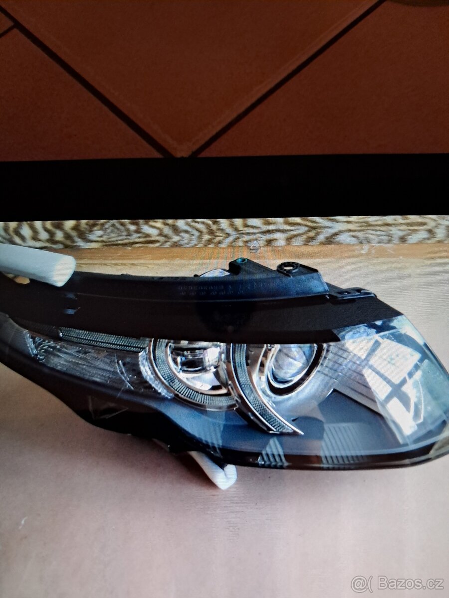 SVÉTLA NA JAGUAR XF A LAND ROVER