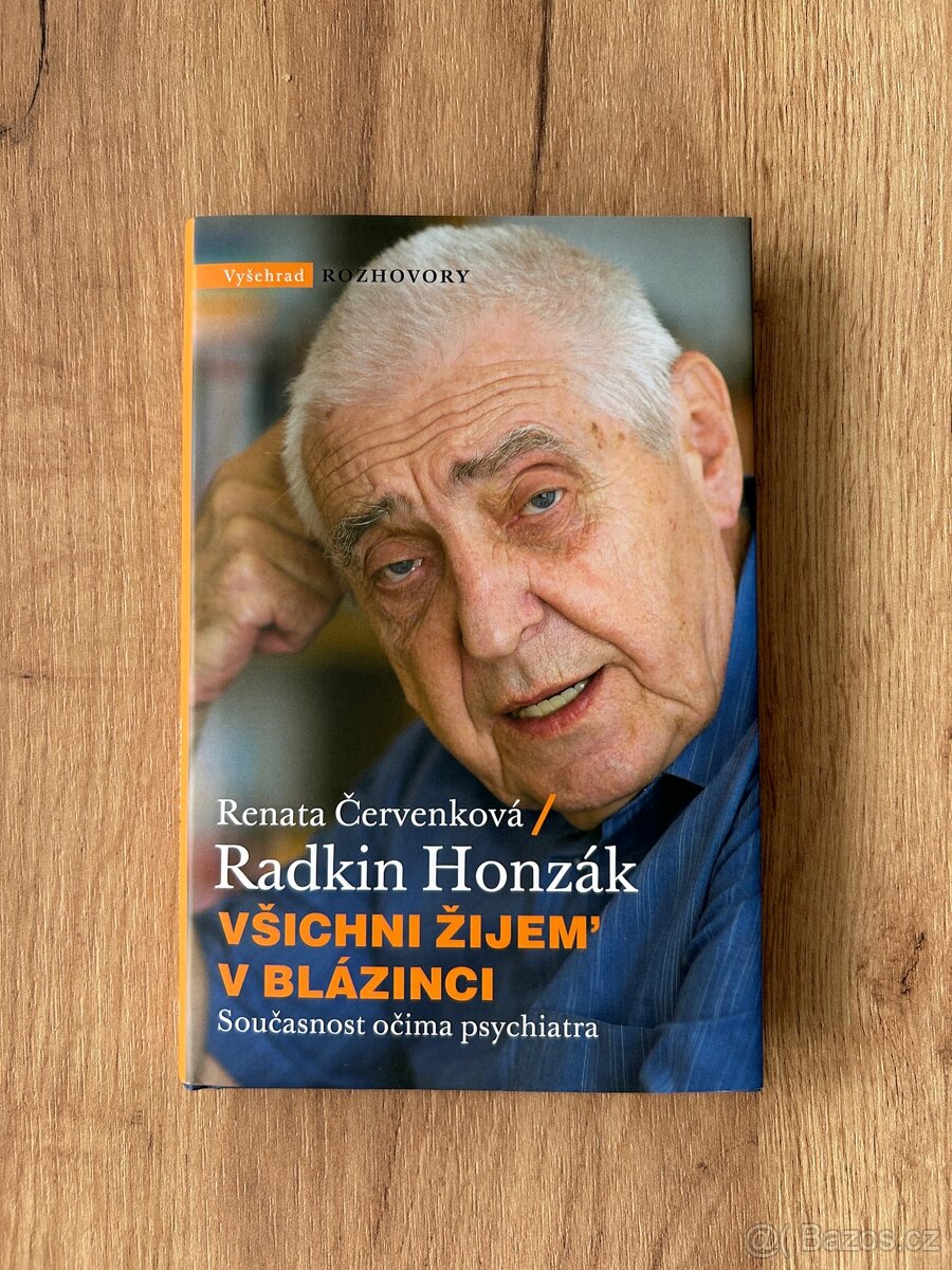 Kniha Všichni žijem v blázinci