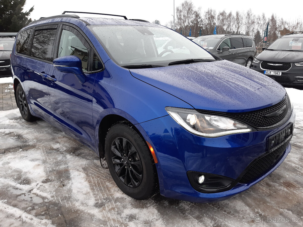 Chrysler Pacifica 3,6L V6, 7 míst,DVD,tažné, Adapt.tempomat