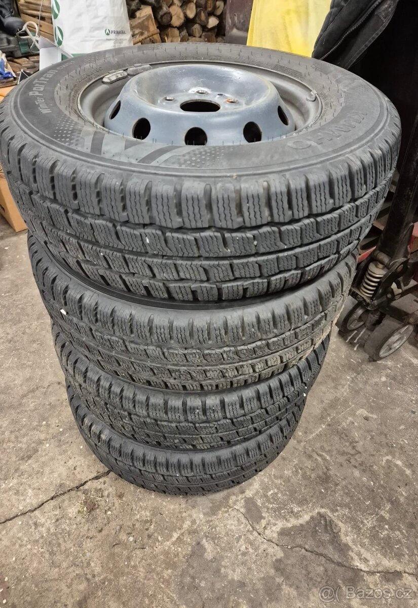 Zimní  a letní pneu 225/70/ 15