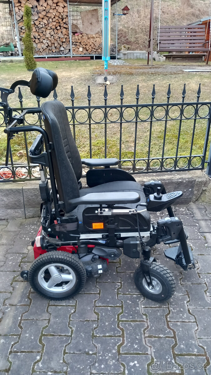 Elektrický invalidní vozík