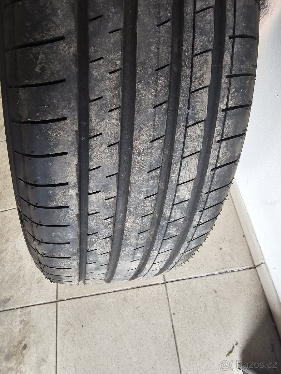 Pneu 225/55r18