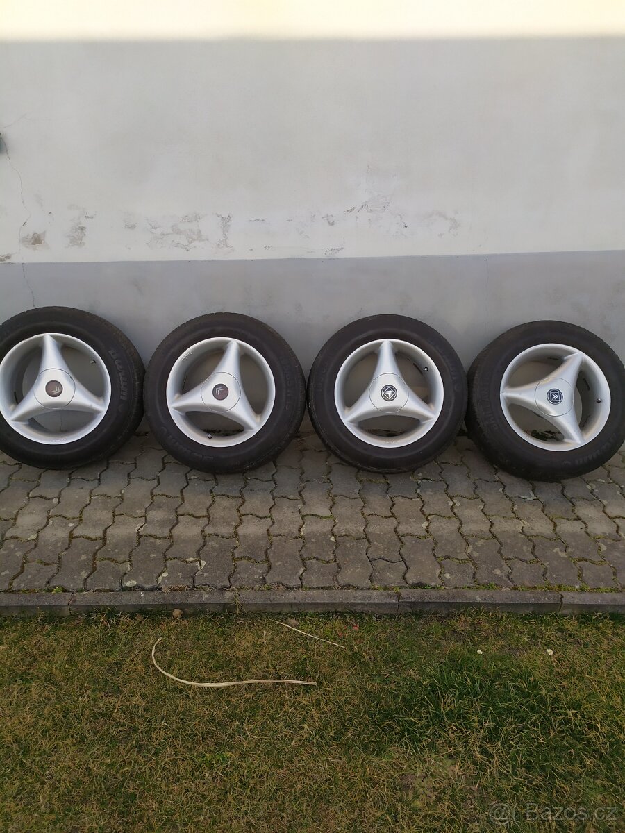 Třípaprsková alu kola Artec 7Jx15H2,rozteč 4x108