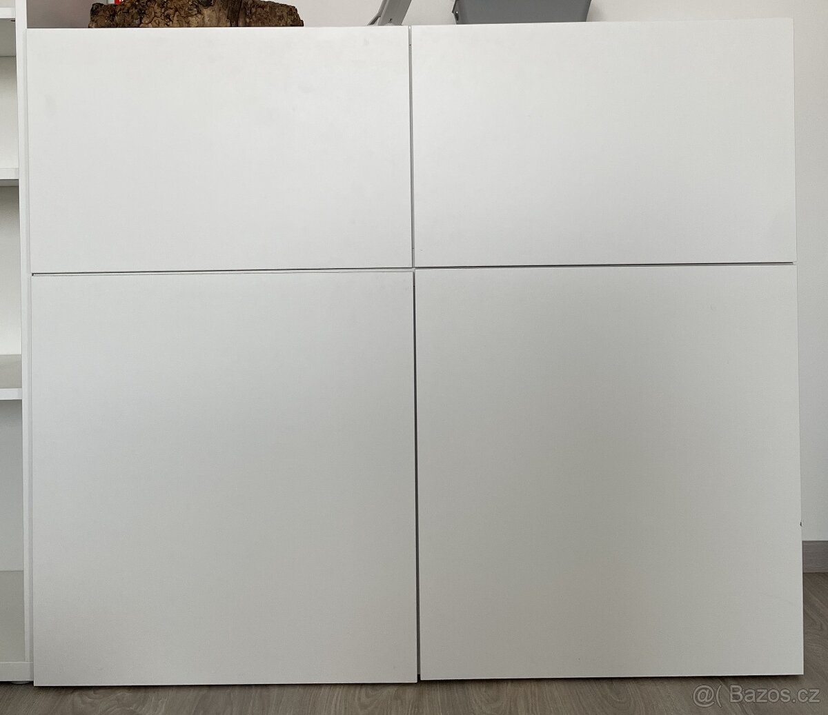 Bílá skříňka IKEA