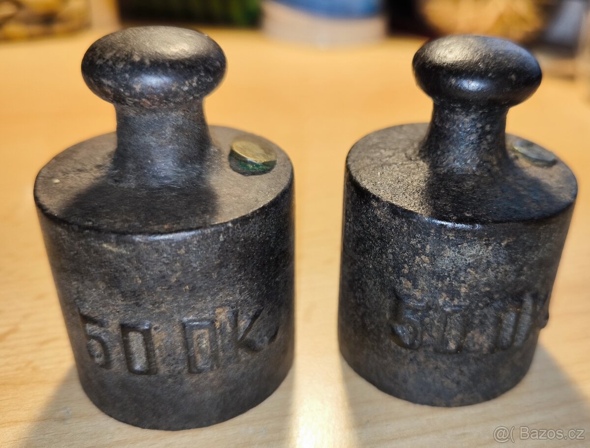 2 x staré závaží 0,5 kg