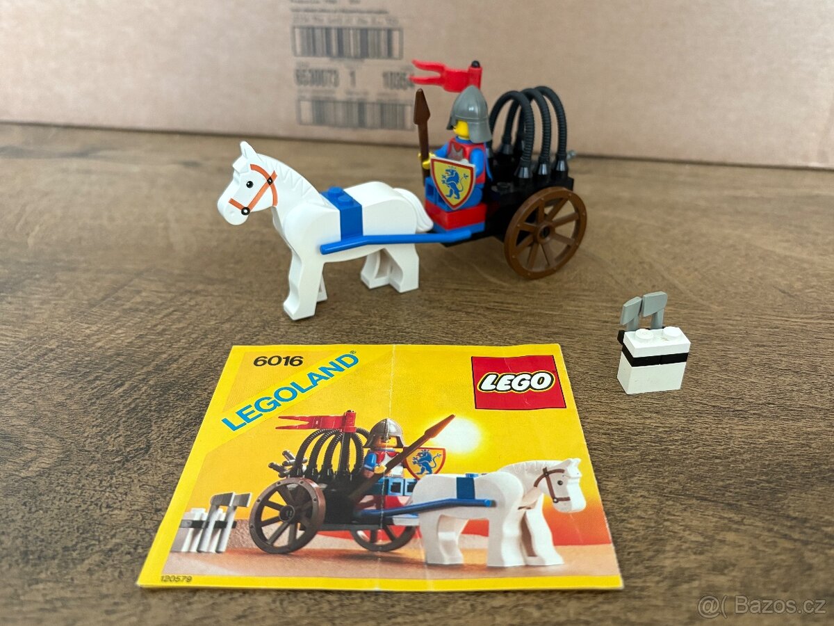 Lego 6016 Castle Knights arsenal