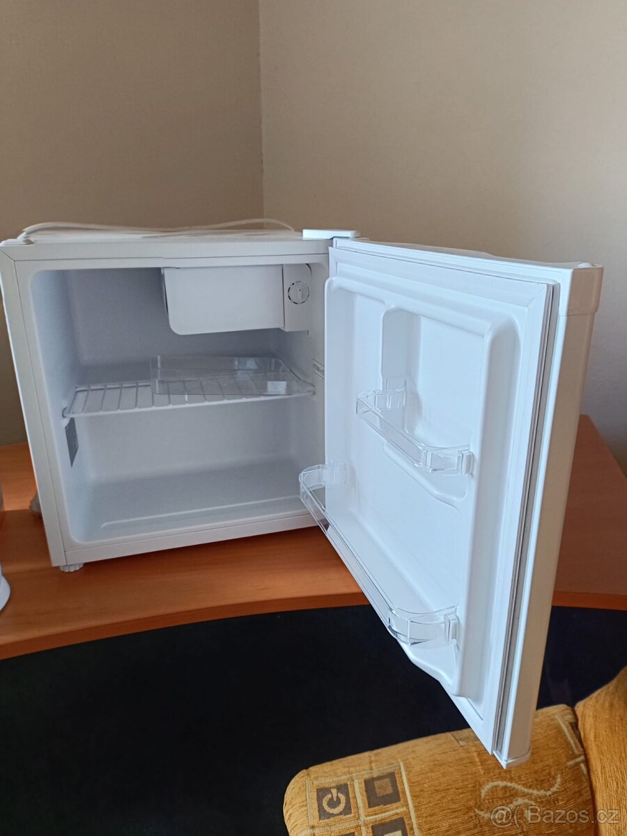 Malá a úsporná lednice zn.Siguro MB-A160W Bulk v plné záruce