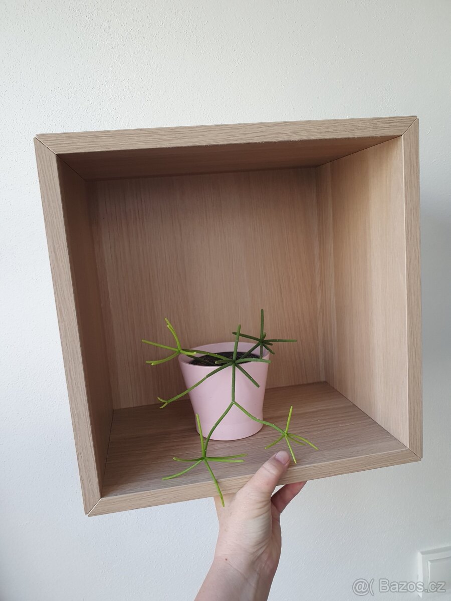 Závěsná skříňka Eket