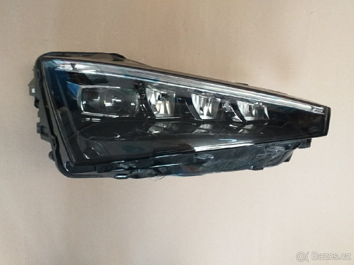 Škoda Scala pravé Full Led světlo + řj 992 941 571 AJ