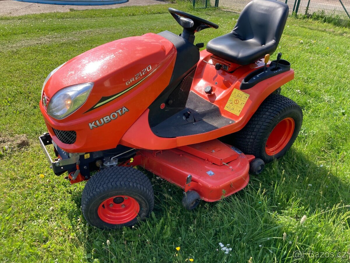 Zahradní traktor,profi sekačka Kubota GR 2120