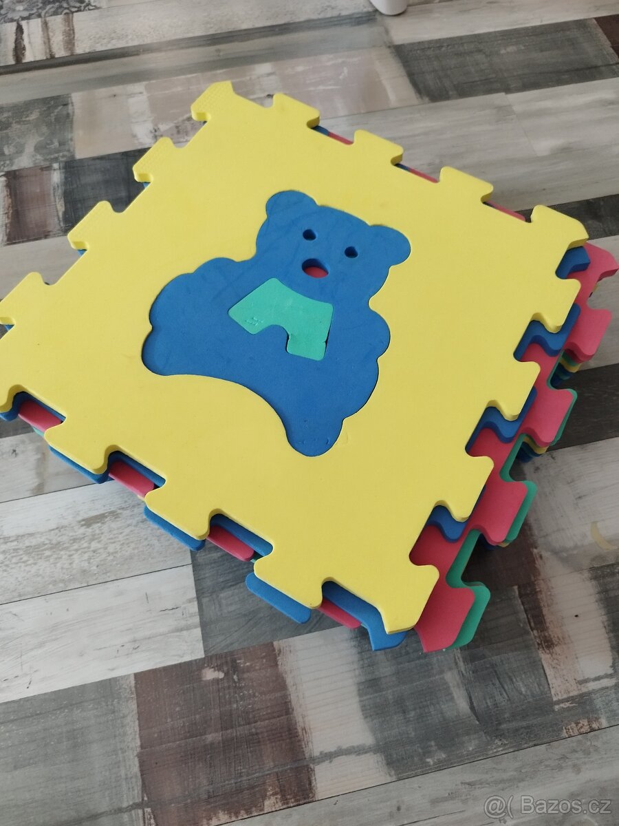 Pěnové puzzle