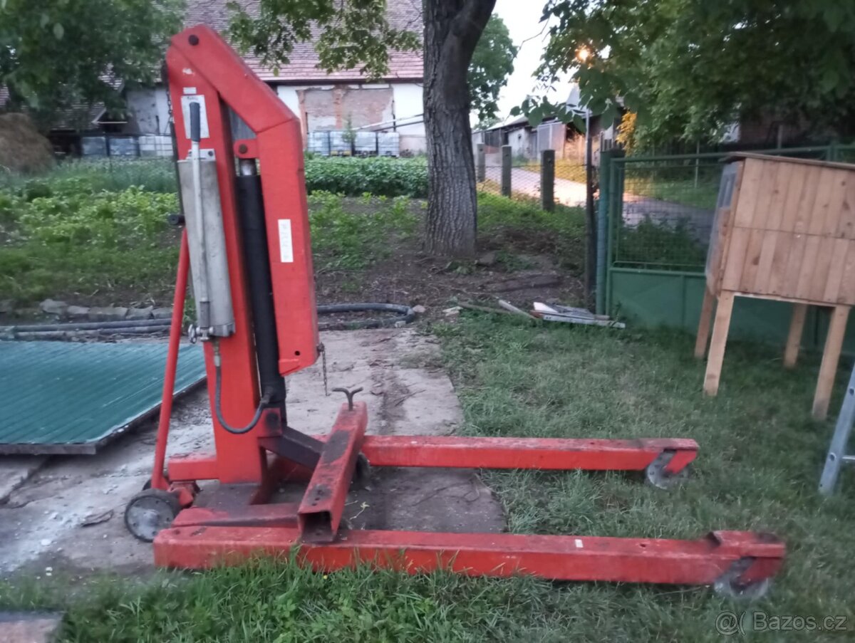 Jeřábový vozík s ručním zdvihem (žirafa)