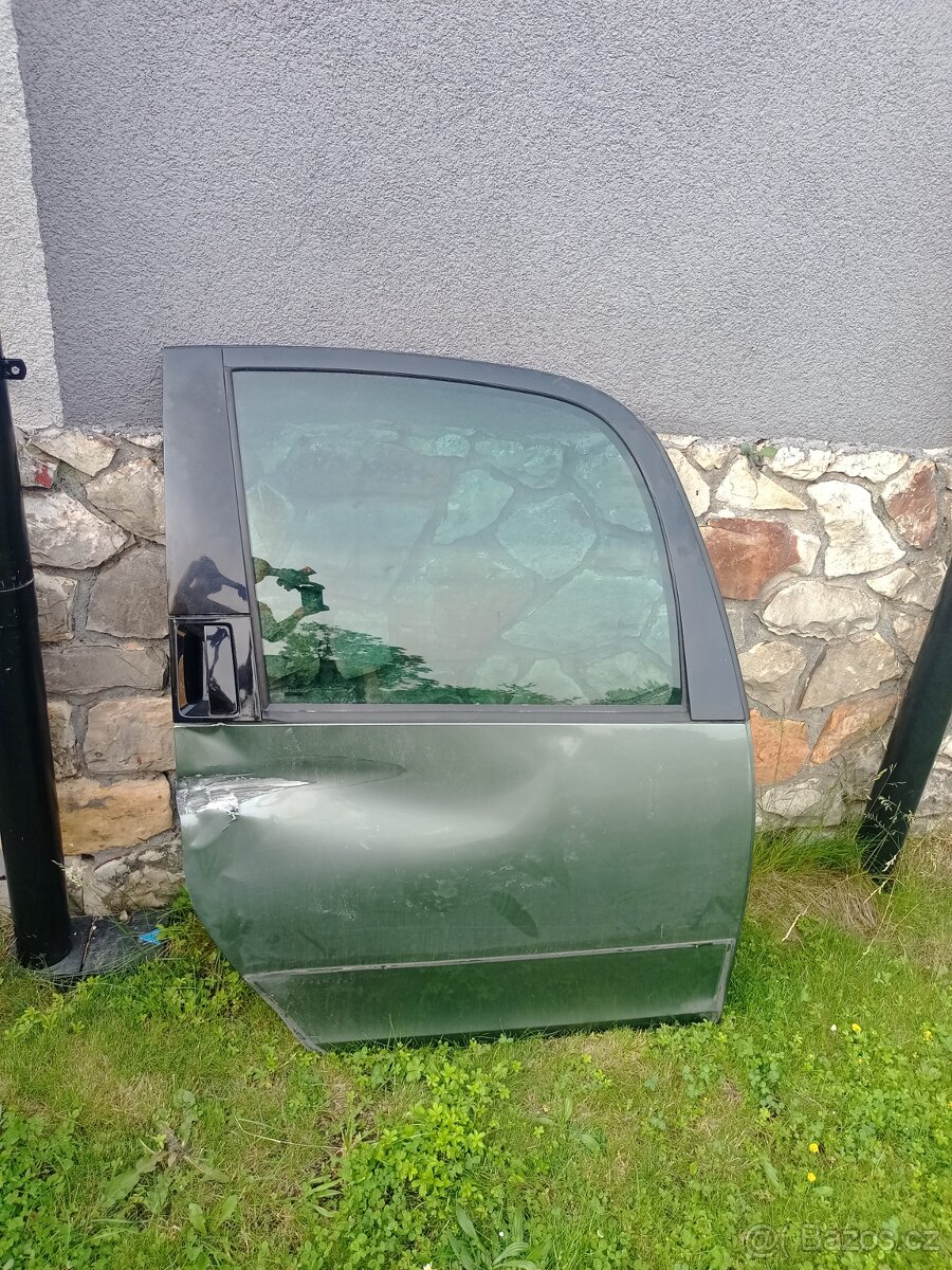 Roomster zadní pravé dveře