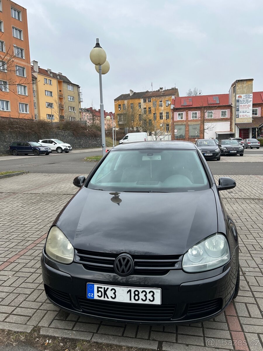 prodám golf 5 2.0tdi 103kw stk jeste 7 měsíců 253000km
