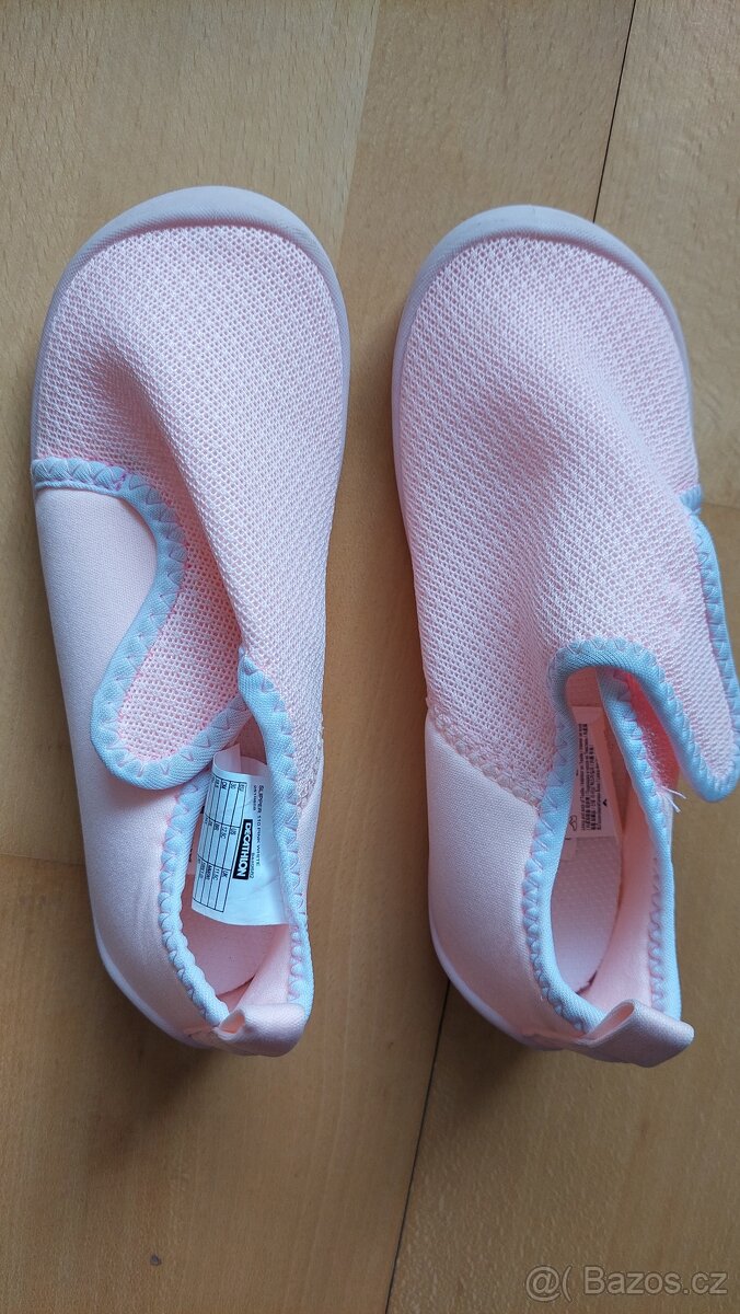 Decathlon dívčí cvičky / tenisky vel. 30